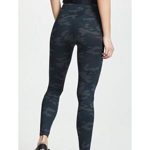 Spanx Seamless Leggings Size XL